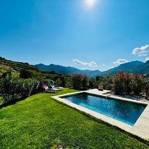 domaine-des-roches-le-grand-sabouillon.hotels-rhonealpes.com/